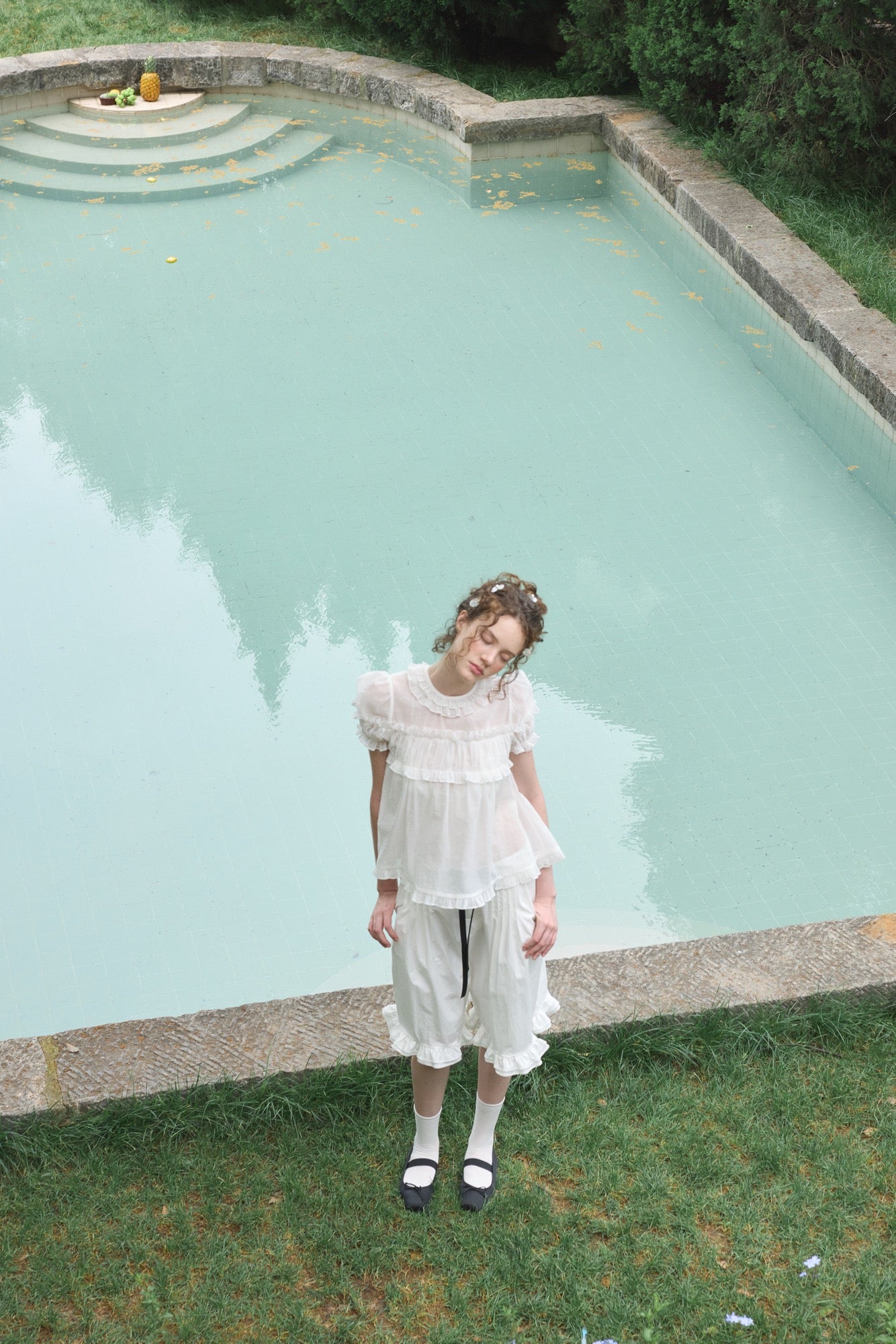 ‘Eric’ White Bow Mid-length Shorts