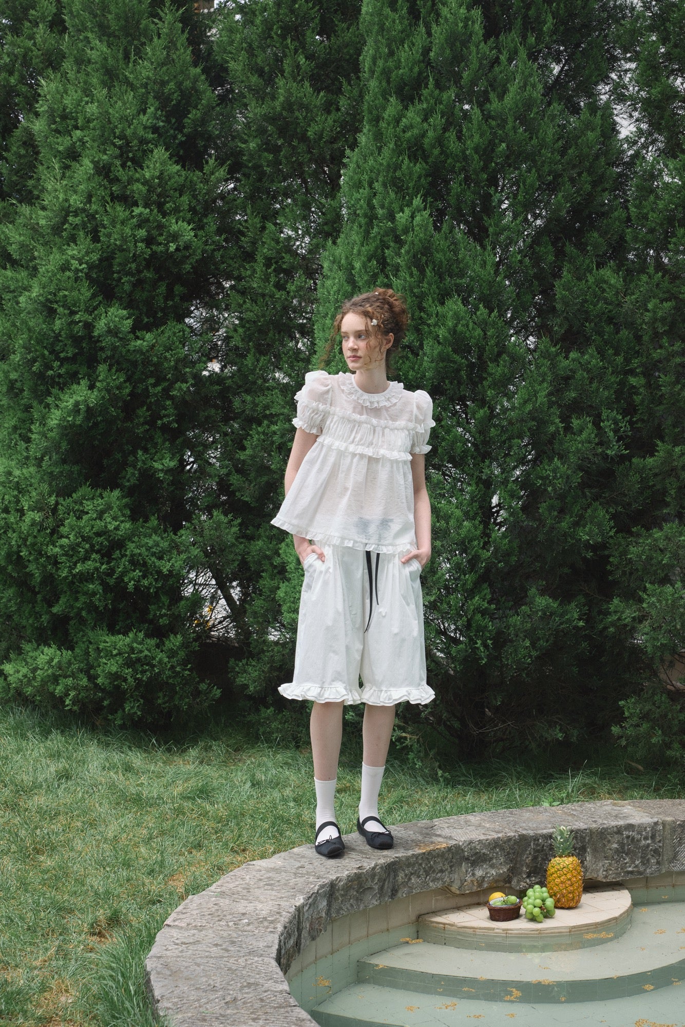 ‘Eric’ White Bow Mid-length Shorts