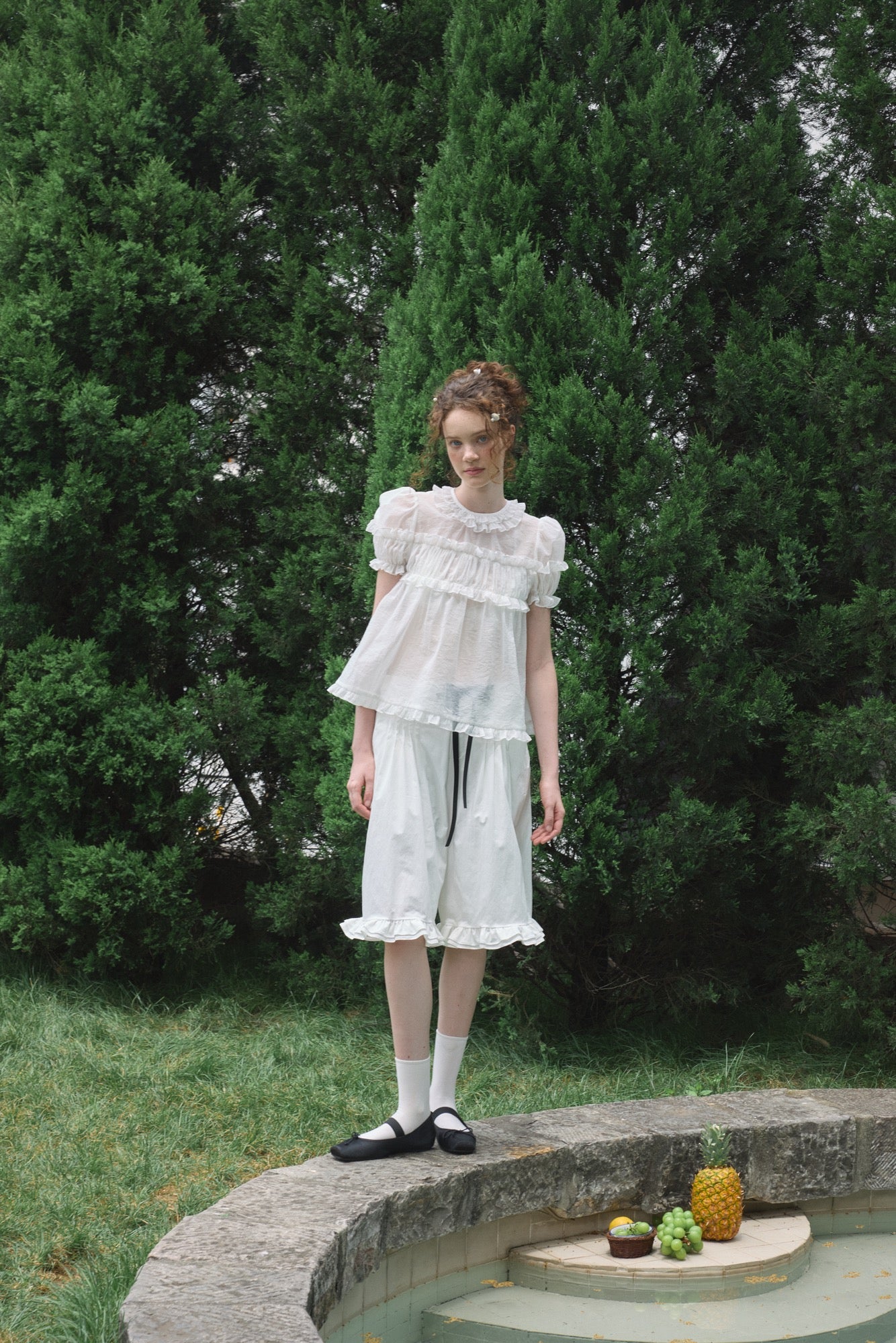 ‘Eric’ White Bow Mid-length Shorts