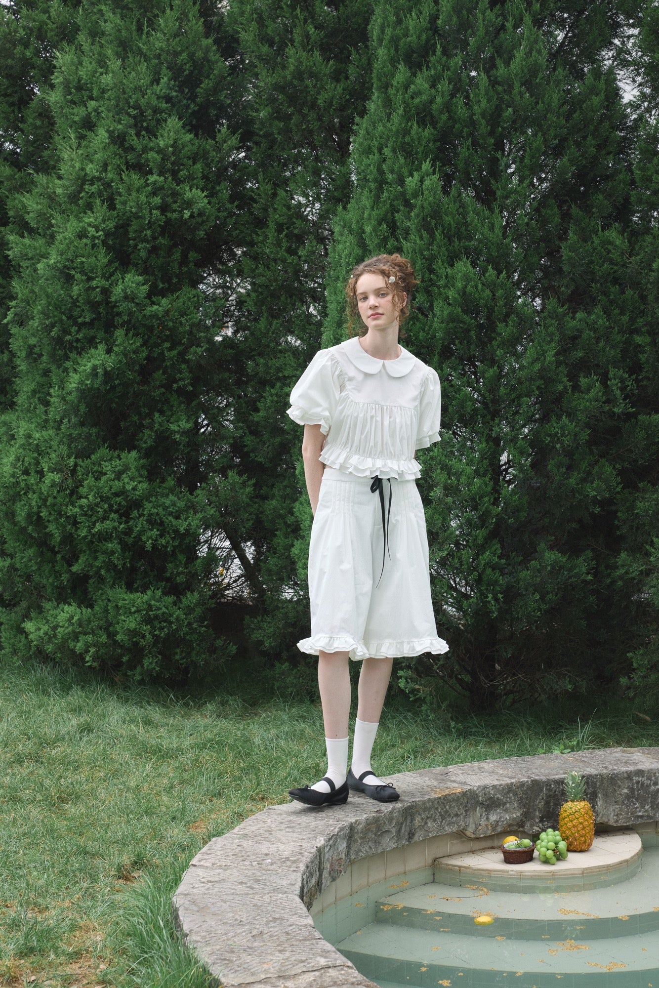 ‘Eric’ White Bow Mid-length Shorts