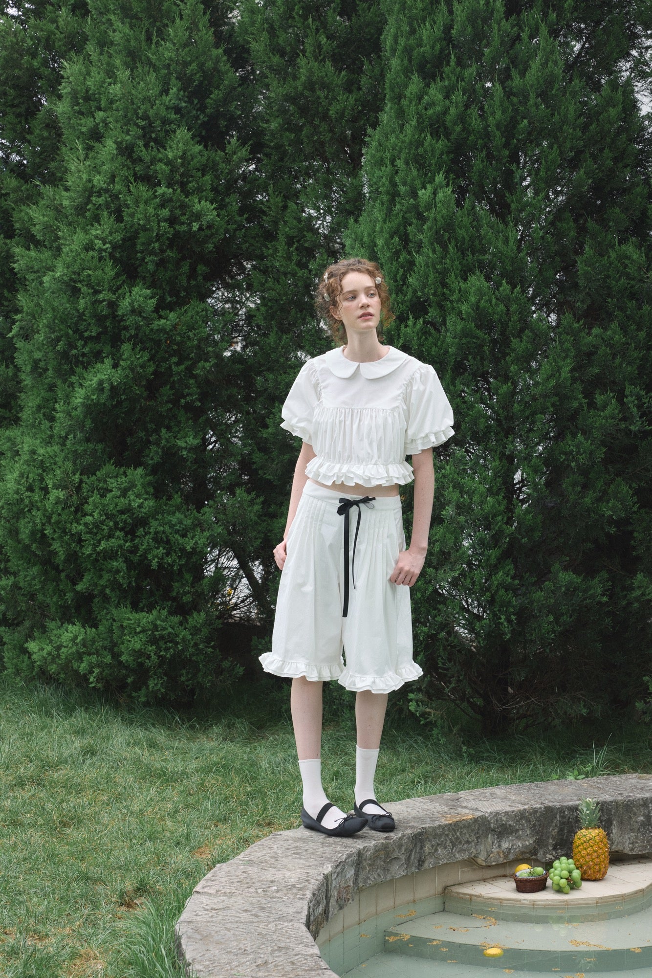 ‘Eric’ White Bow Mid-length Shorts