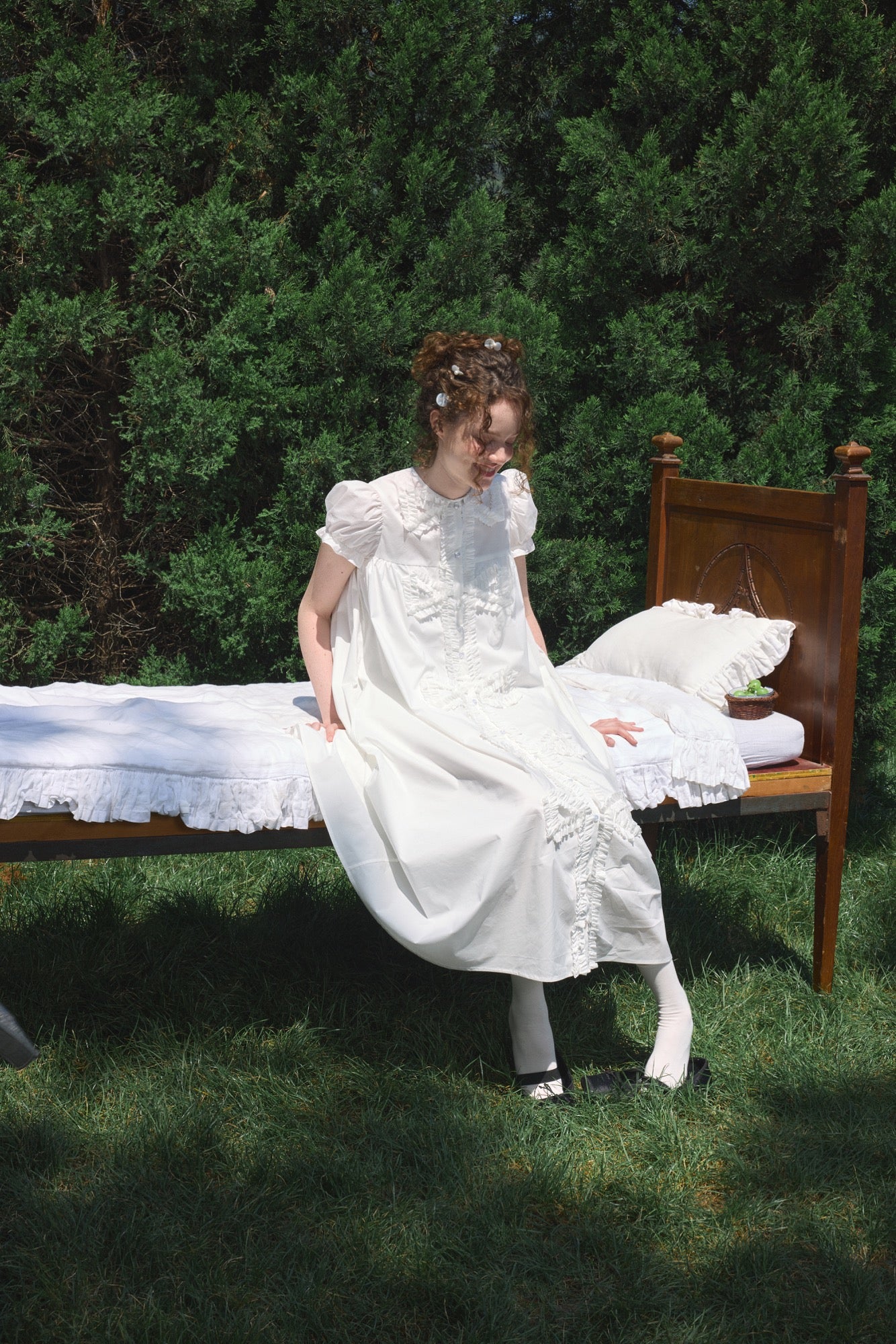 ‘Andrina’ White Gathering Bow-tie Long Shirt Dress