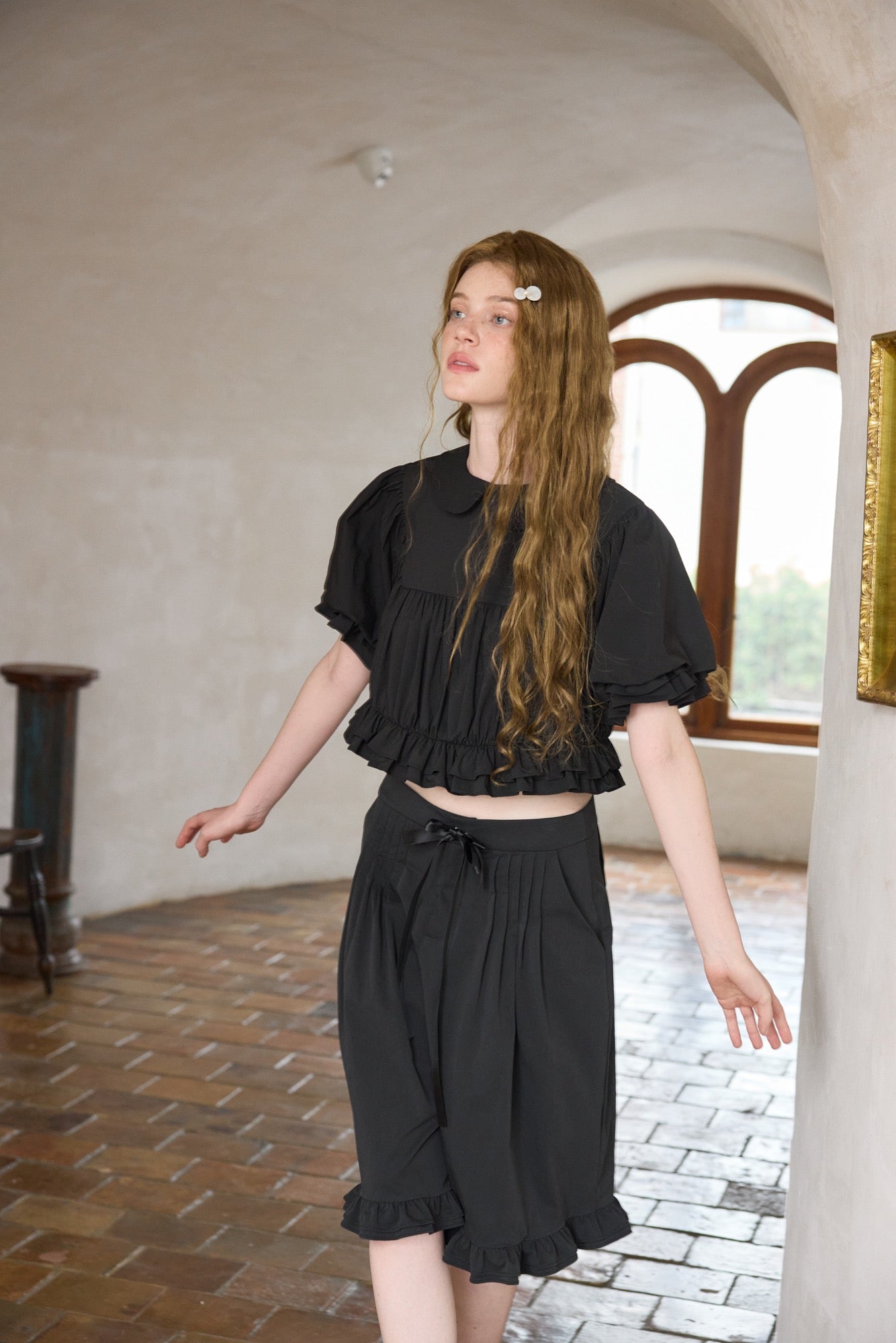 ‘Ursula’ Black Ruched Cropped Top