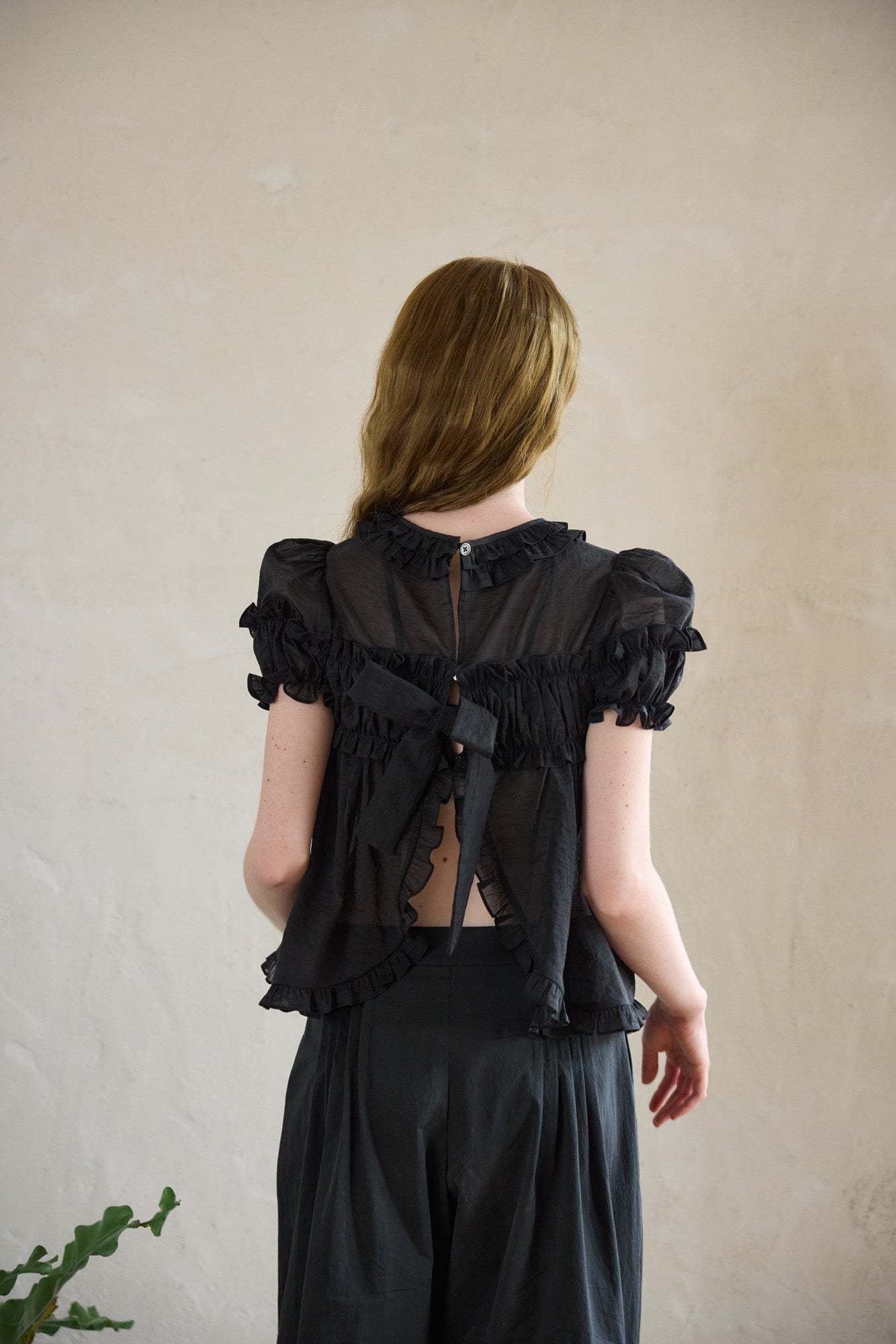 ‘Bubble’ Black Puff Backless Top