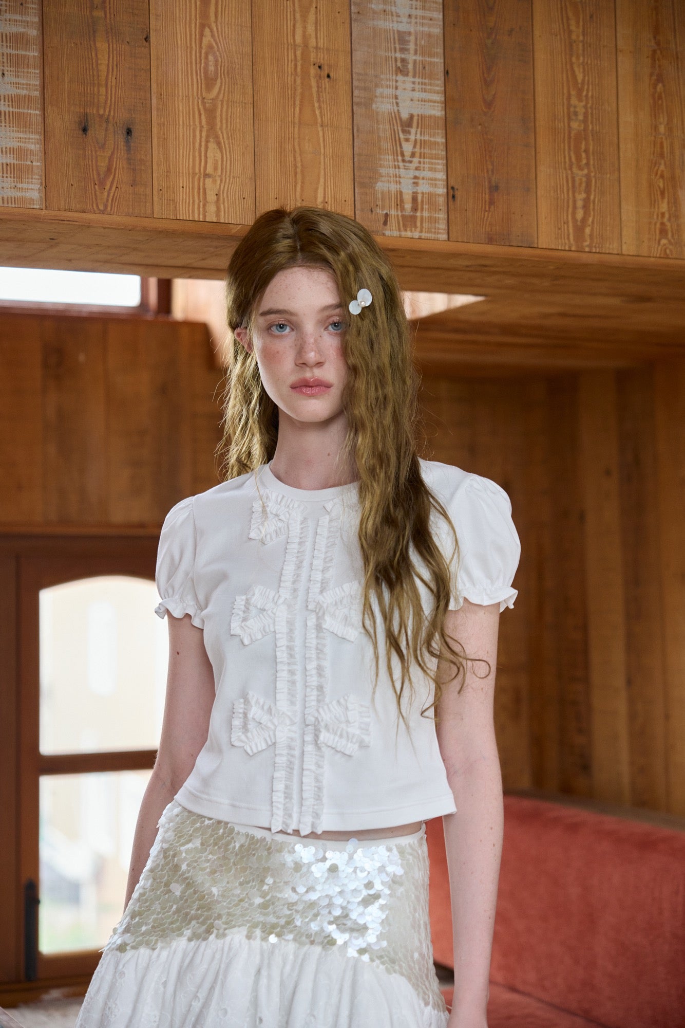 ‘Carlotta’ White Ruffles Bow T-shirt