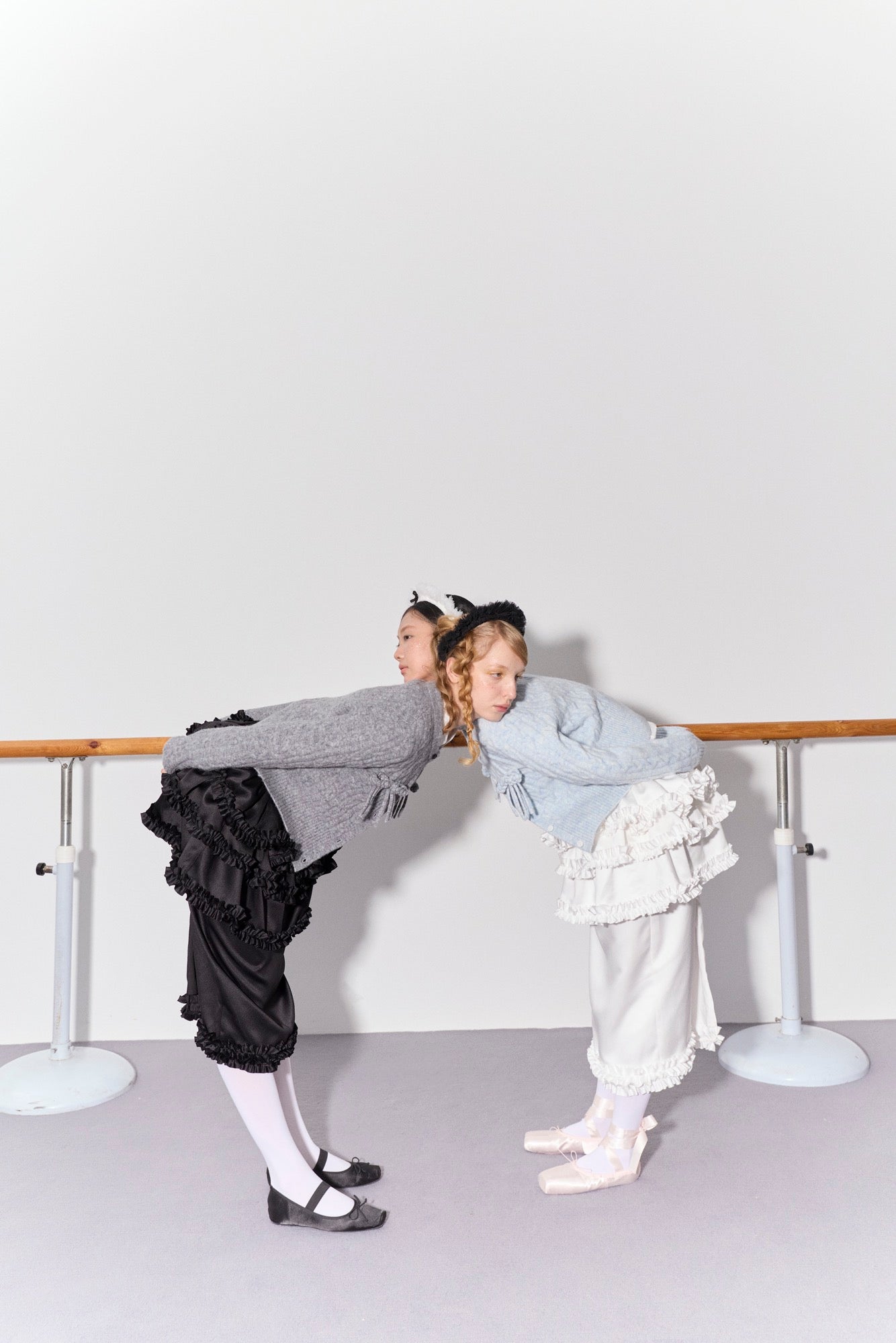 'Balancé' Gray Bow Knit Cardigan