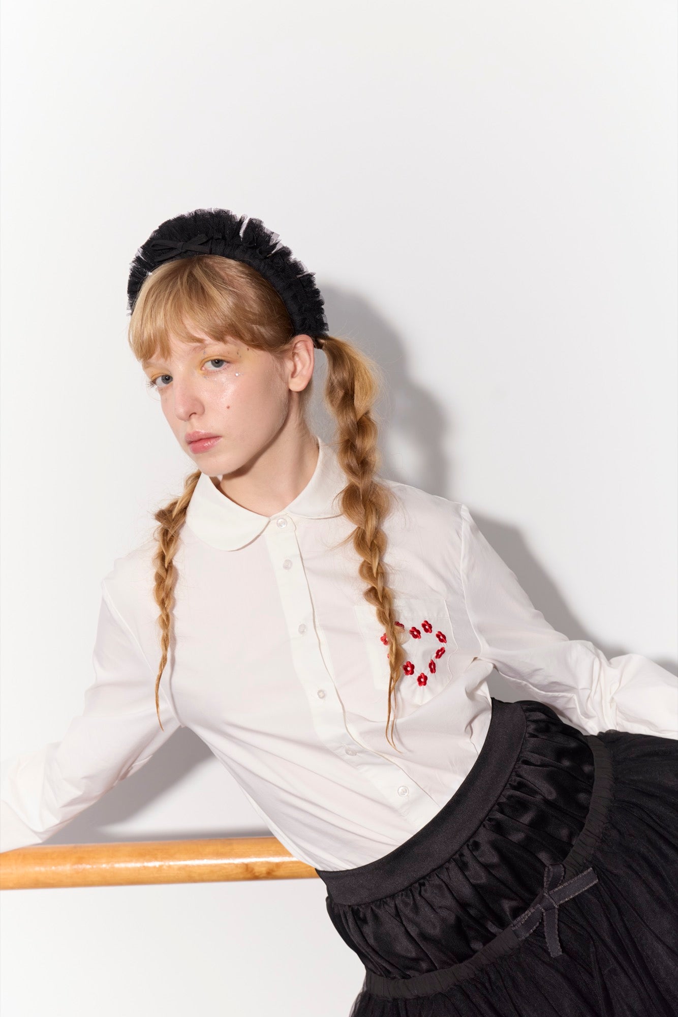 'Heart Signal' White Embroidery Shirt