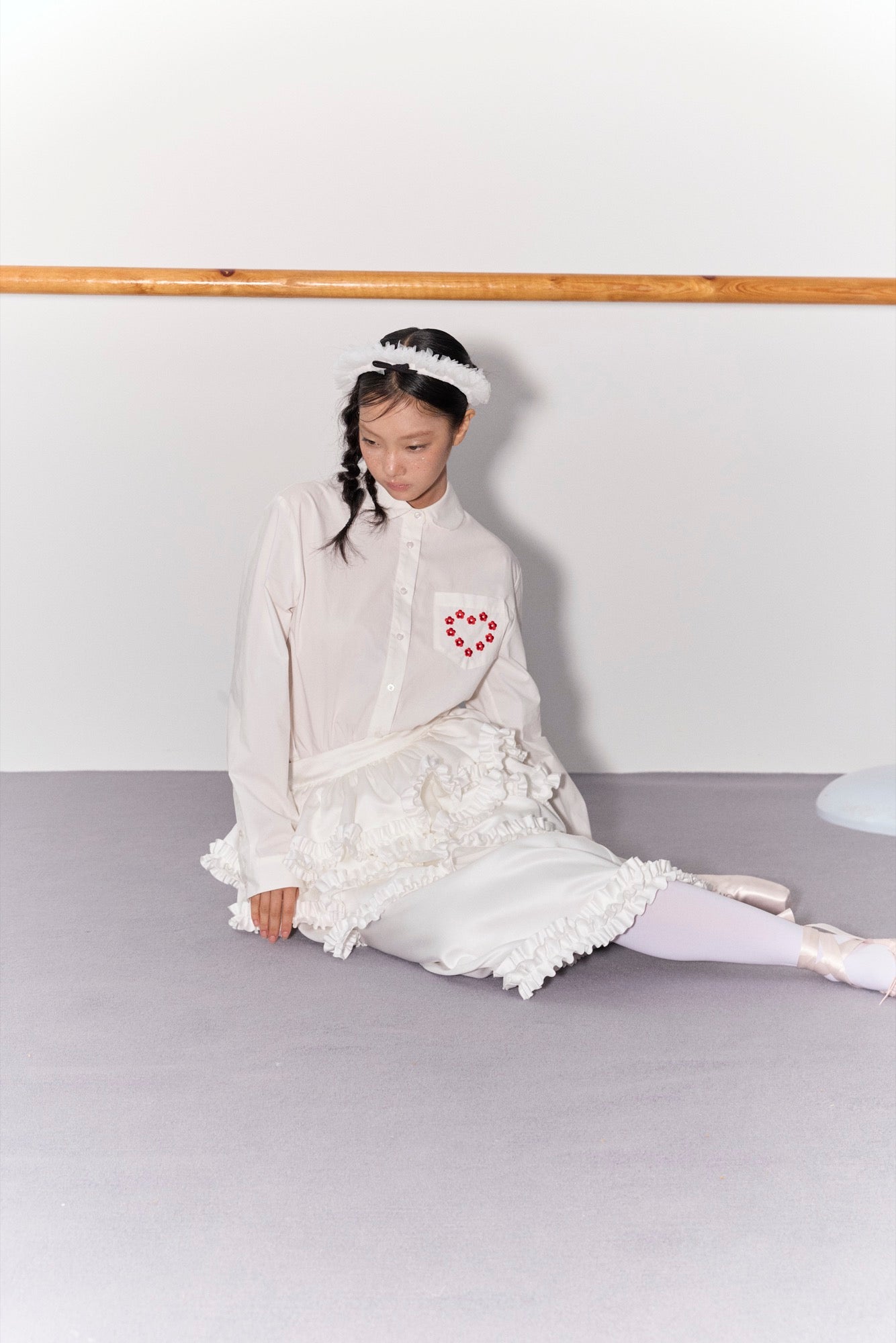 'Heart Signal' White Embroidery Shirt