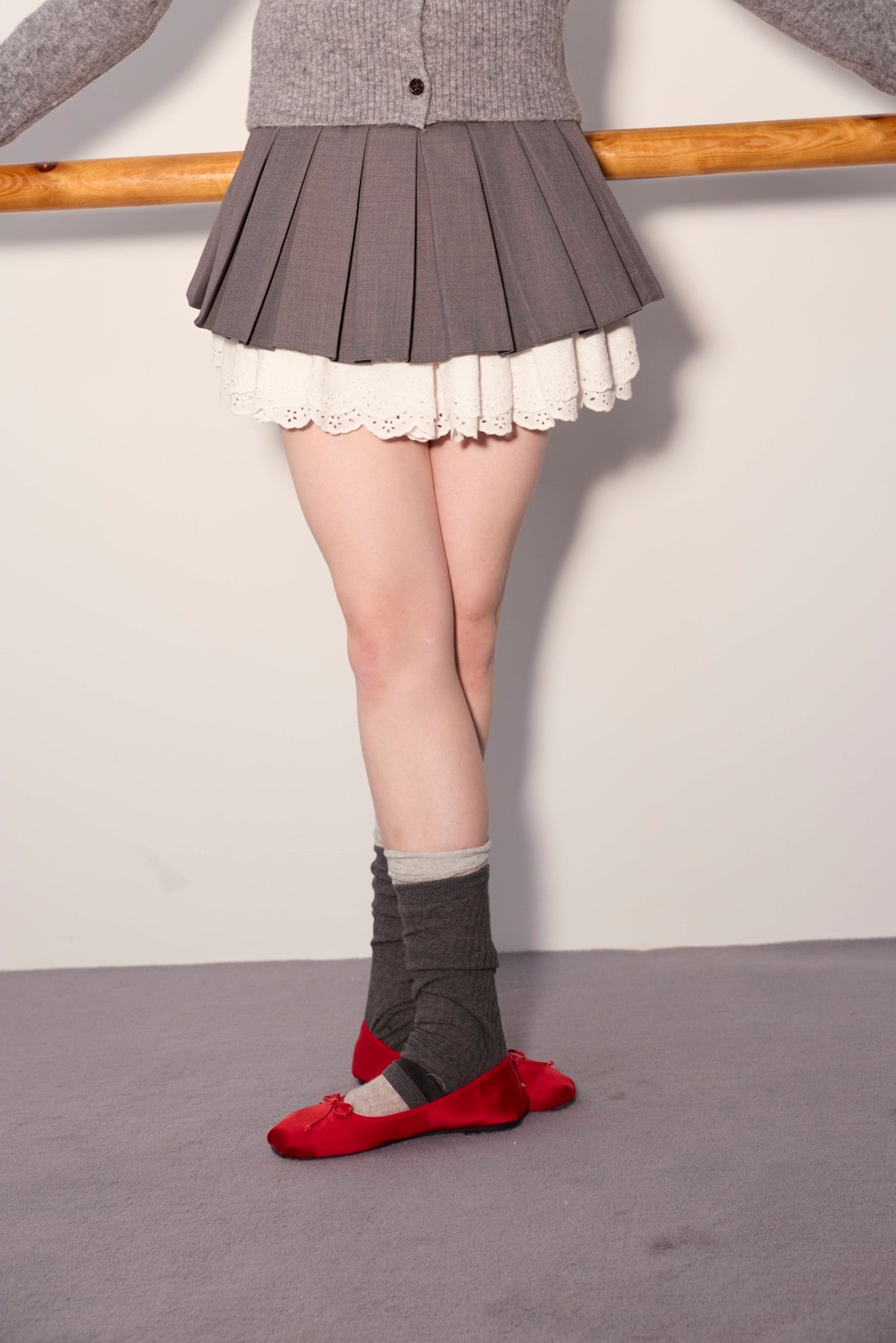 'Florine' Gray Pleated Skirt