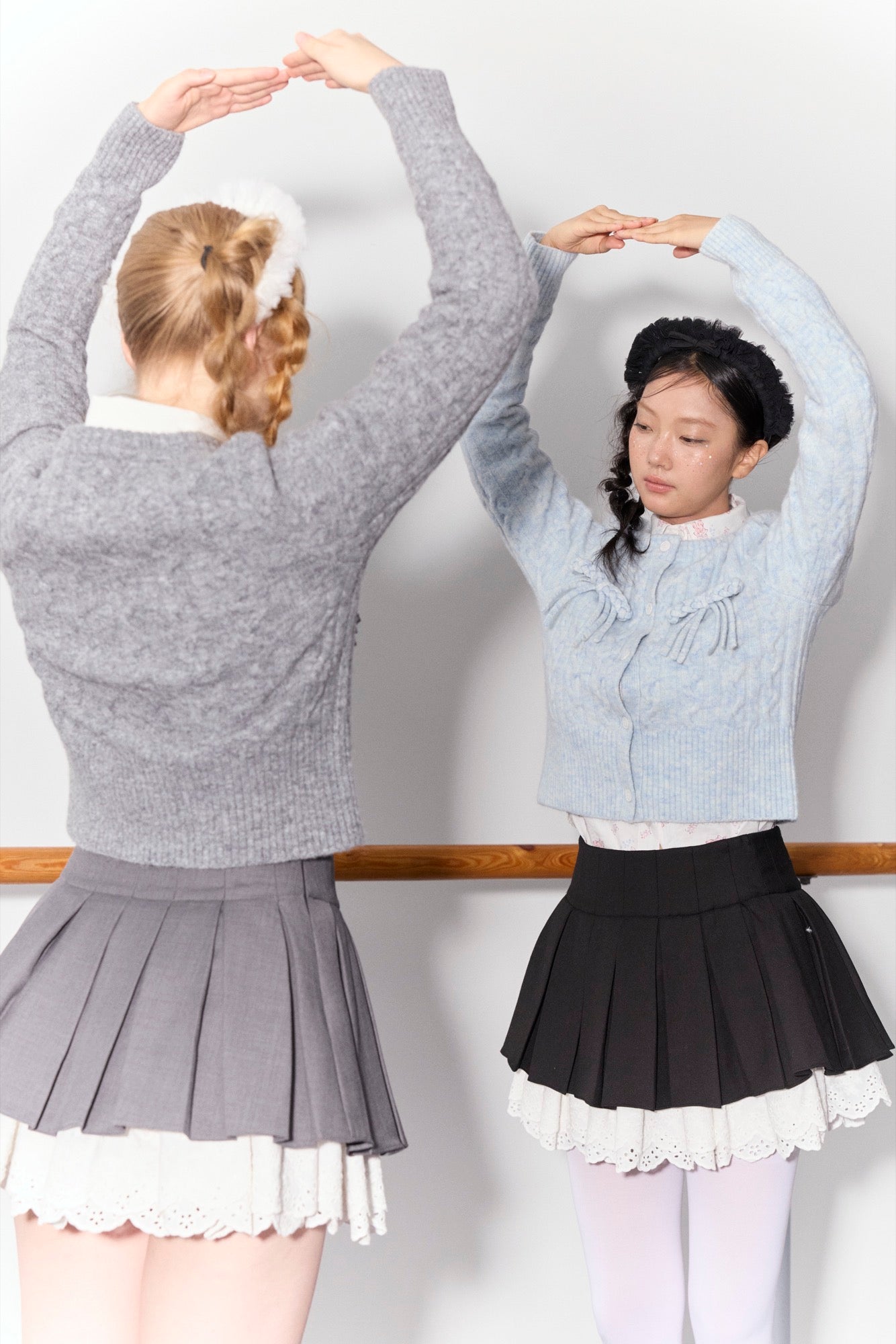 'Florine' Black Pleated Skirt