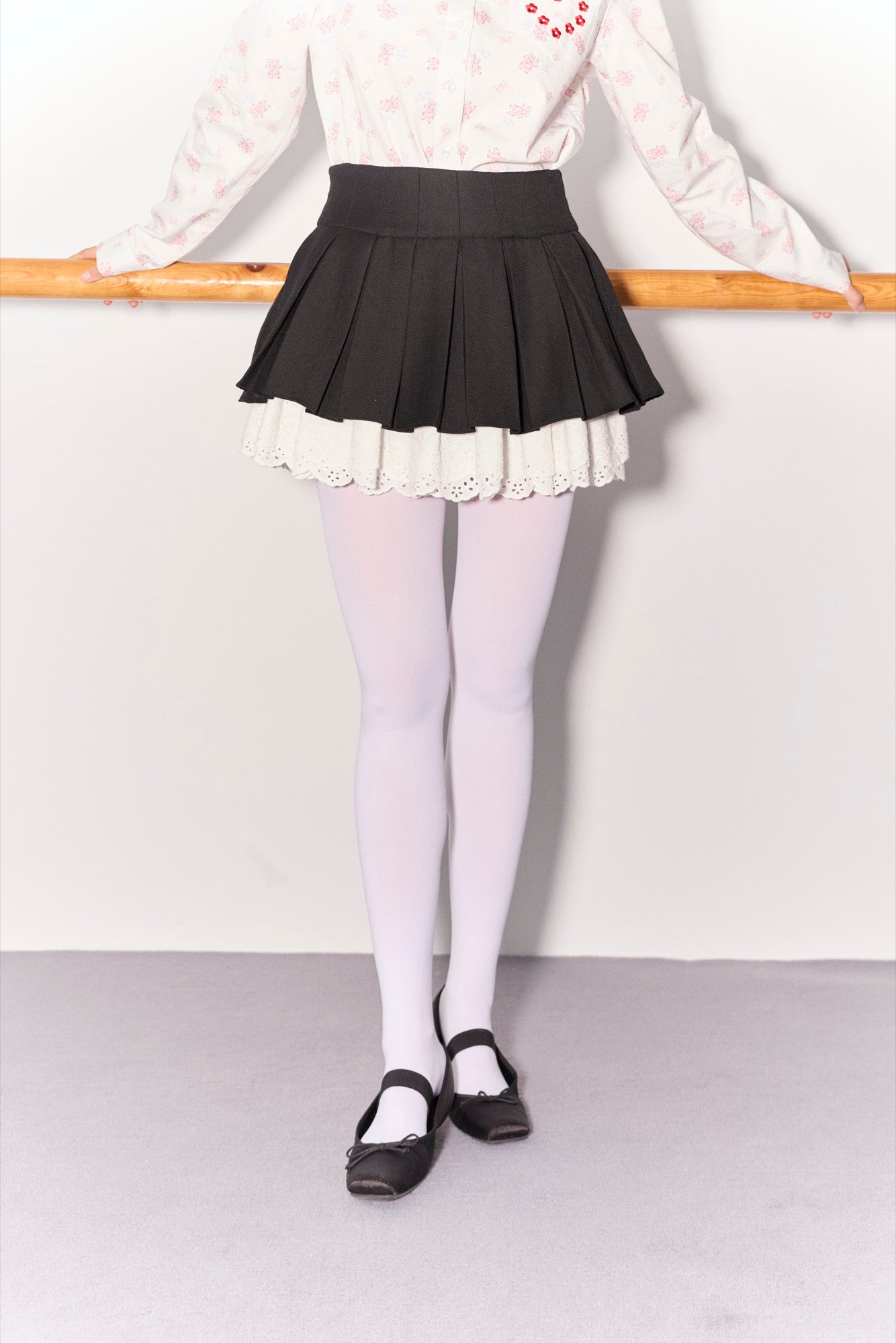 'Florine' Black Pleated Skirt